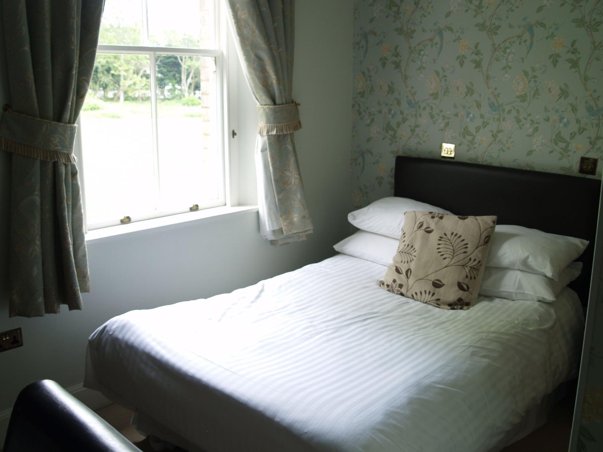 Woodland Manor Hotel Bedford Extérieur photo