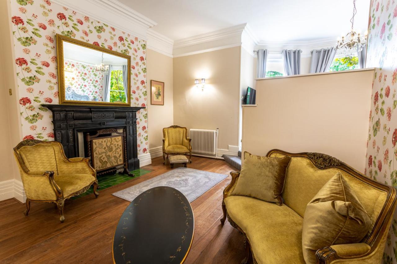 Woodland Manor Hotel Bedford Extérieur photo