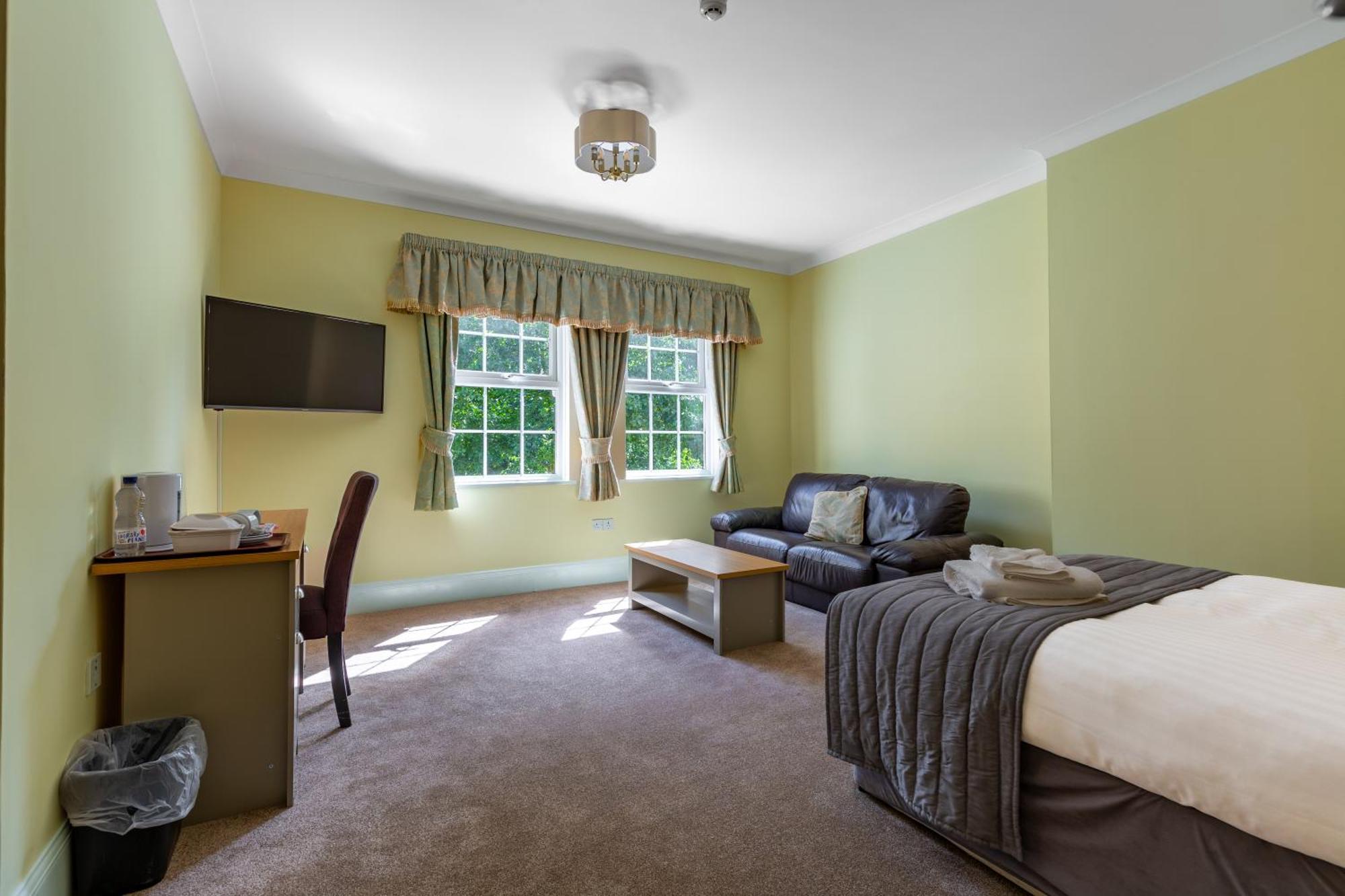 Woodland Manor Hotel Bedford Extérieur photo