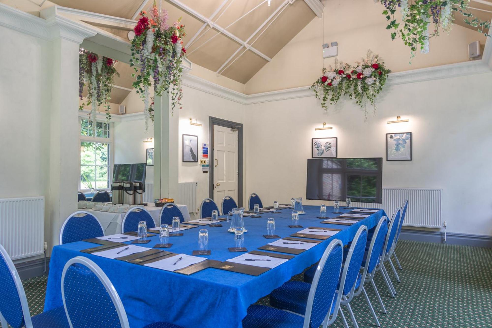 Woodland Manor Hotel Bedford Extérieur photo