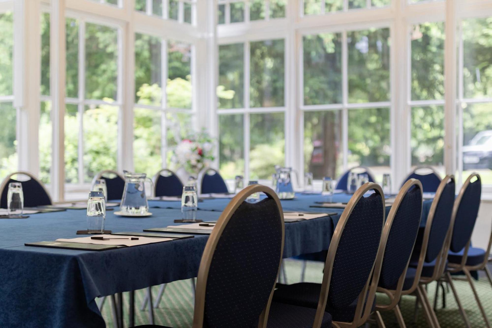 Woodland Manor Hotel Bedford Extérieur photo